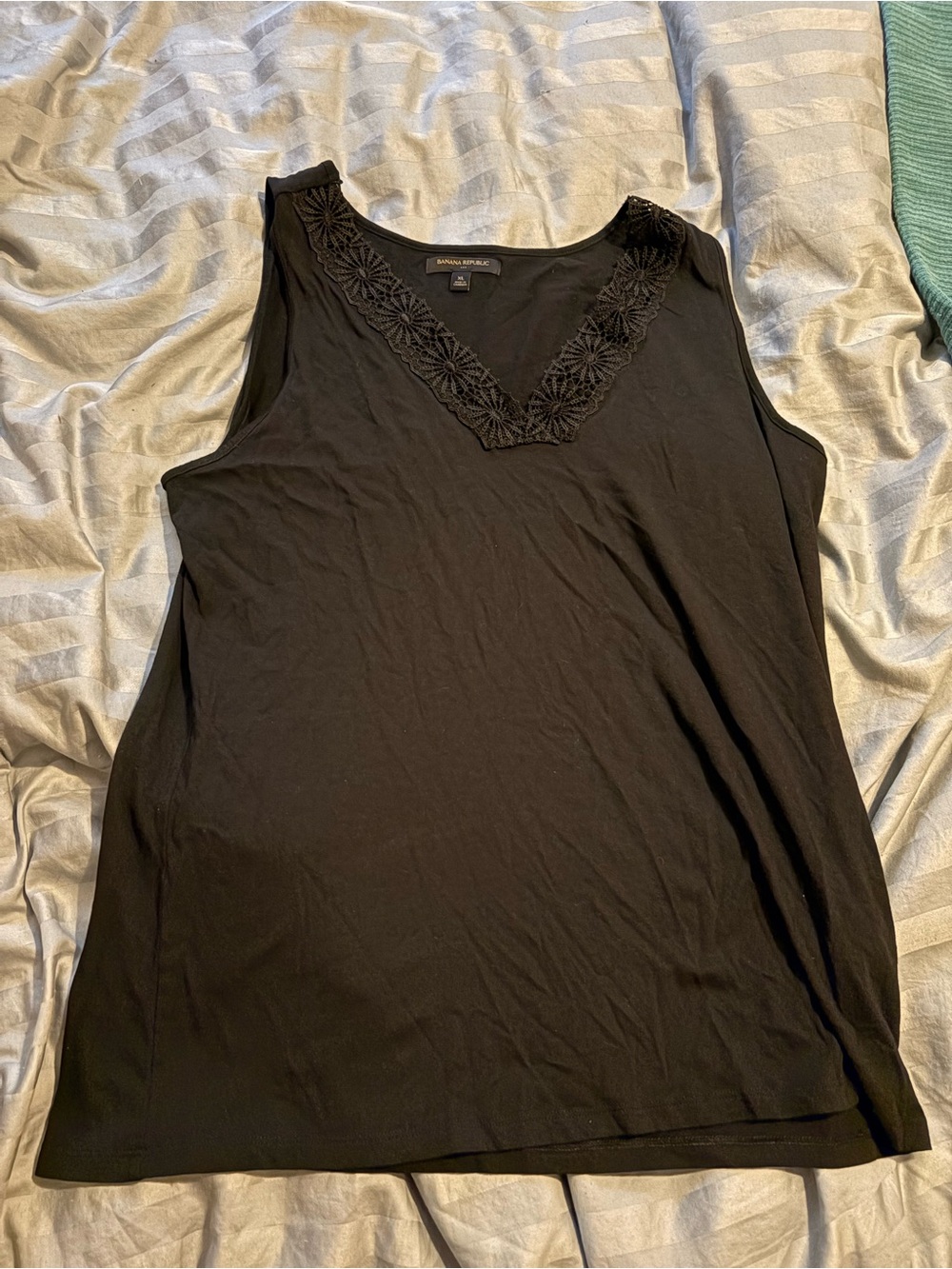 Banana republic XL extra large black stretchy tank top with lace knit neckline